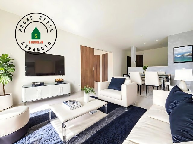 熊本市南区城南町碇第4-1棟（4号棟）の内観：施工例|キッチンからリビングをしっかり確認できます。家族の笑顔があふれる空間になりそうですね。※家具はCGを合成したものです。