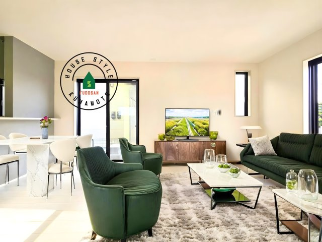 熊本市南区城南町碇第4-1棟（4号棟）の居間・リビング|明るく開放的なリビングダイニングは豊かな陽光が注ぎ込み、やすらぎの空間を演出してくれます。ご家族で楽しいひとときをお過ごし下さい。※家具はCGを合成したものです。