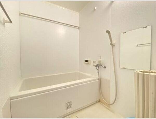 ハイデンス伊代の浴室