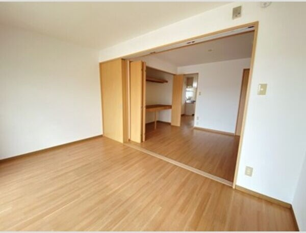 ハイデンス伊代の居間・リビング