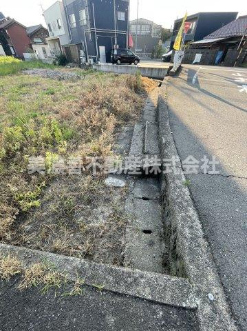 ６５７３０　岐阜市鏡島精華３丁目土地の外観