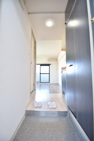 大阪市都島区都島南通２丁目の賃貸マンションの玄関