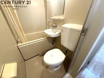 浴室内にトイレがあります☆
