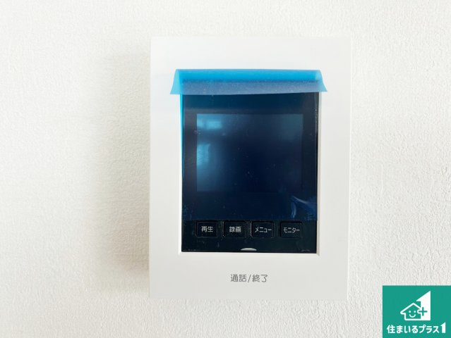 堺市南区赤坂台　第1期　新築一戸建ての防犯設備|カラーモニターインターホン！声だけでなく来訪者の姿や顔がモニターで確認できるので、小さなお子様がいらっしゃるご家庭でも安心できます！
