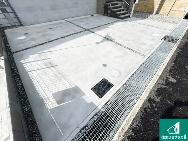 堺市南区赤坂台　第1期　新築一戸建ての駐車場|2台分の駐車スペース有り！急な来客でも安心です！
