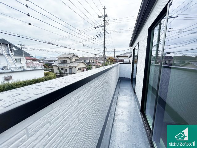 堺市南区赤坂台　第1期　新築一戸建てのバルコニー|ワイドバルコニーは洗濯物を干すスペースが広いのでご家族が多くても安心！
