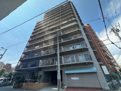 【外観】 | ジャルダン東淀川 | JR東海道本線「東淀川」駅／大阪メトロ御堂筋線「新大阪」駅まで徒歩10分圏内！お出かけや通勤通学もラクラク。