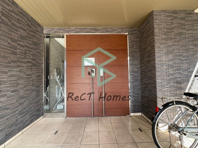 姫路市東延末２丁目の賃貸マンションの玄関