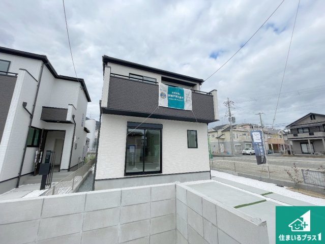 大津市下阪本　第3期　新築一戸建てのトイレ|シンプルなトイレは落ち着く空間！お手入れも簡単です！