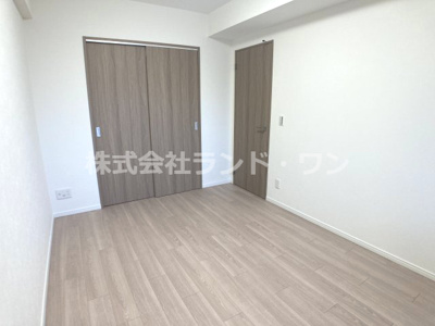 【洋室】 | コスモ・ザ・パークス清瀬の森 | 約6.5帖の洋室