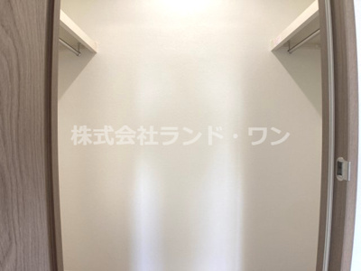【収納】 | コスモ・ザ・パークス清瀬の森 | 約6.5帖の洋室にあるウォークインクローゼット