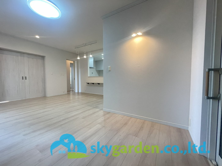 茅ヶ崎市高田4丁目　中古戸建の居間・リビング