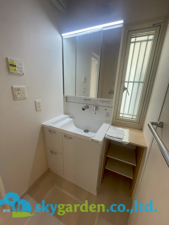 茅ヶ崎市高田4丁目　中古戸建の独立洗面台