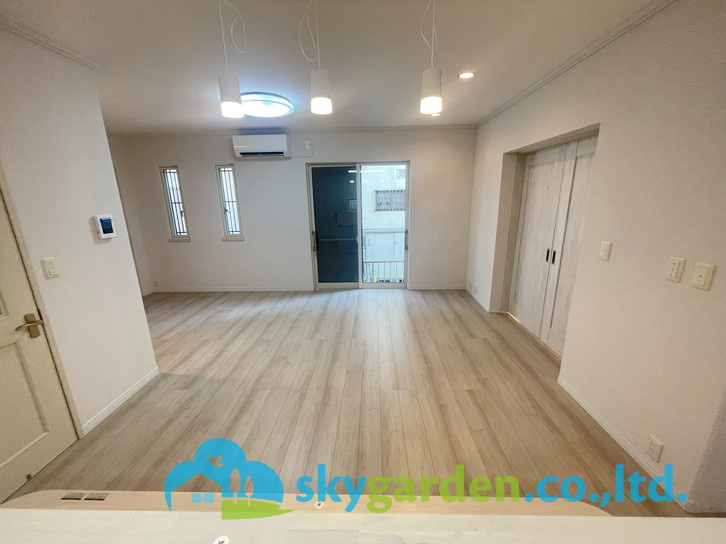 茅ヶ崎市高田4丁目　中古戸建の居間・リビング