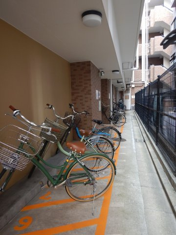 ライオンズステーションプラザ大島の駐輪場