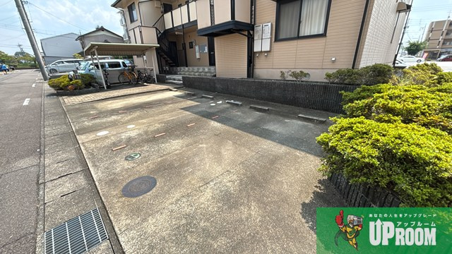 ボヌールの駐車場