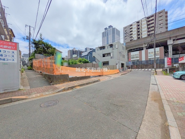 練馬区練馬1丁目 限定1区画の前面道路含む現地写真