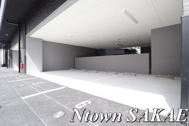 【駐車場】 | プレサンス太閤通ファシール | 駐車場があるので、車を買う予定の方も安心です