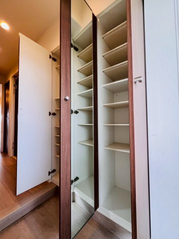 池袋第2ヒルハイムの収納|便利な収納スペースです