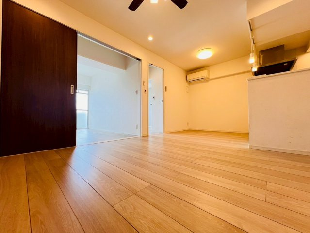 池袋第2ヒルハイムの居間・リビング|使いやすい居間です