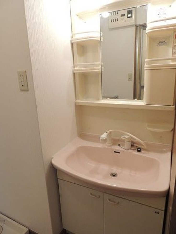 アーバンヒル広川【キャッシュバック対象物件】の独立洗面台|独立洗面台、朝の身支度には欠かせません