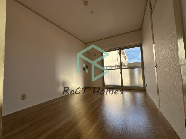 高岡中村コーポパートⅠの居間・リビング