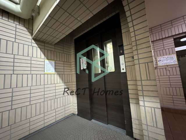 高岡中村コーポパートⅠのエントランス