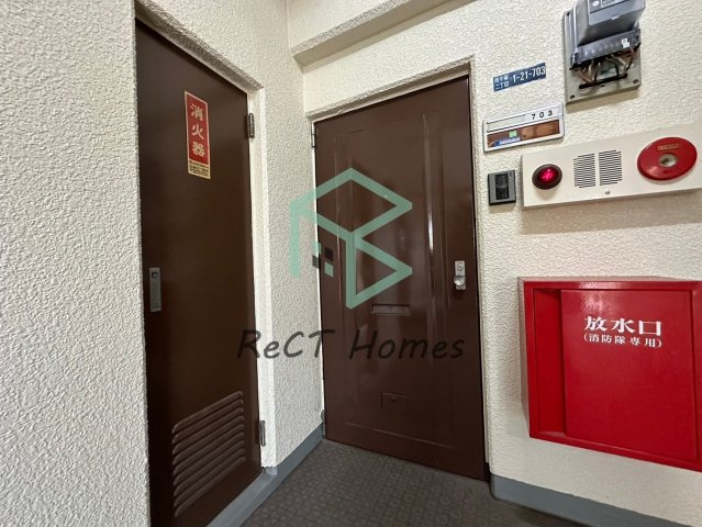 高岡中村コーポパートⅠの玄関