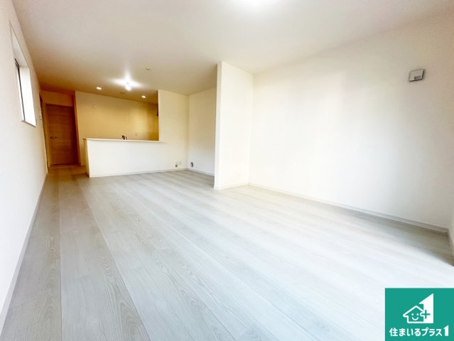 天理市田部町　第4期　新築一戸建ての前面道路含む現地写真|周辺は閑静な住宅街です。前面道路もしっかりと有りますので車の出し入れも安心ですよ！
