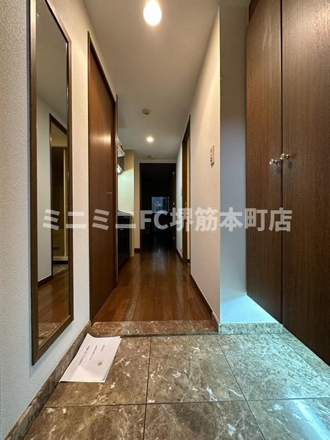 リーガル南船場の玄関