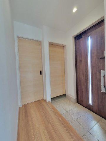 西浜2区画・新築戸建の玄関