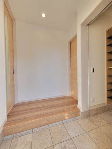 西浜2区画・新築戸建の玄関