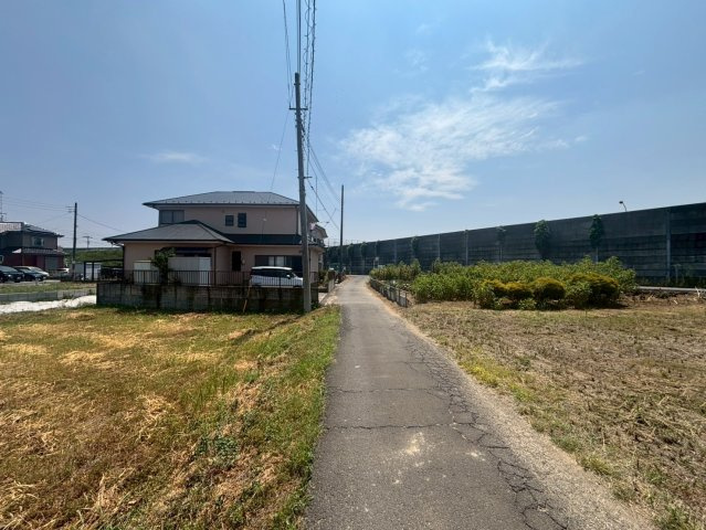 川越市豊田本　建築条件なし売地　西武新宿線『南大塚駅』徒歩27分　【大東東小学区】の前面道路含む現地写真