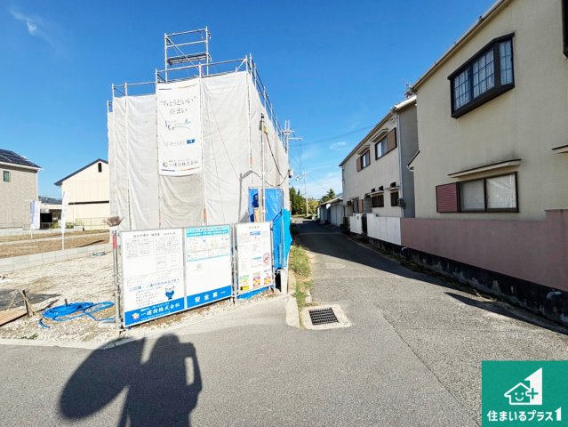 桜井市橋本　新築一戸建ての外観|周辺は落ち着いた街並みの住宅地！子育てがしやすい住環境です！まだ未完成ですが、現地でしかわからない事もございます。是非一度ご覧ください。