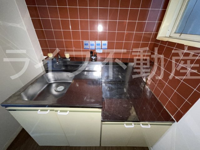 レオハイツ若江のキッチン|お料理しやすいキッチンです