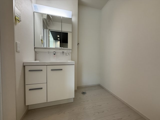 明石市天文町２丁目新築戸建２号棟の独立洗面台