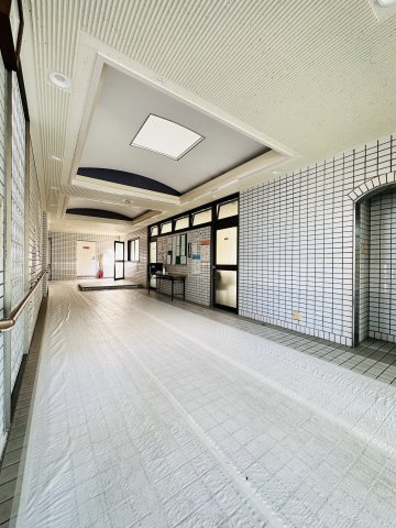 ライオンズマンション春日のエントランス