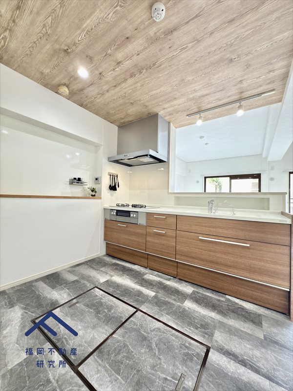 ライオンズマンション春日の駐車場