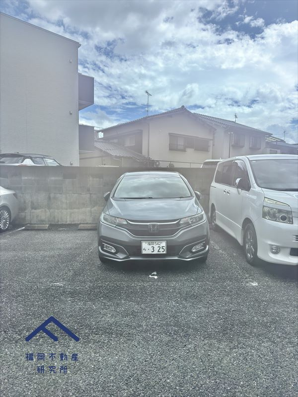 ライオンズマンション春日の駐車場