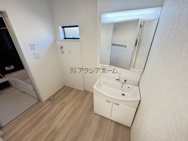 入間市新光・全2棟　新築一戸建　1号棟　～北西角地～の独立洗面台|シャンプードレッサー付洗面化粧台