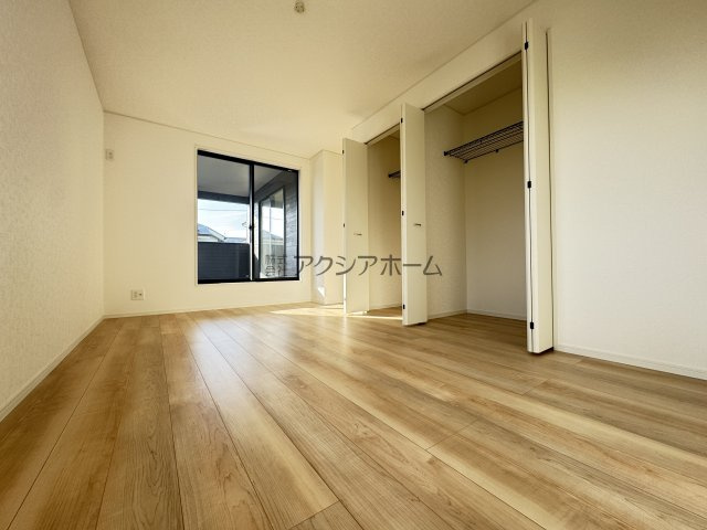 入間市新光・全2棟　新築一戸建　1号棟　～北西角地～の寝室|洋室8.7帖