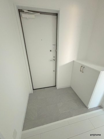 ボヌール緑地公園　仲介手数料無料の玄関