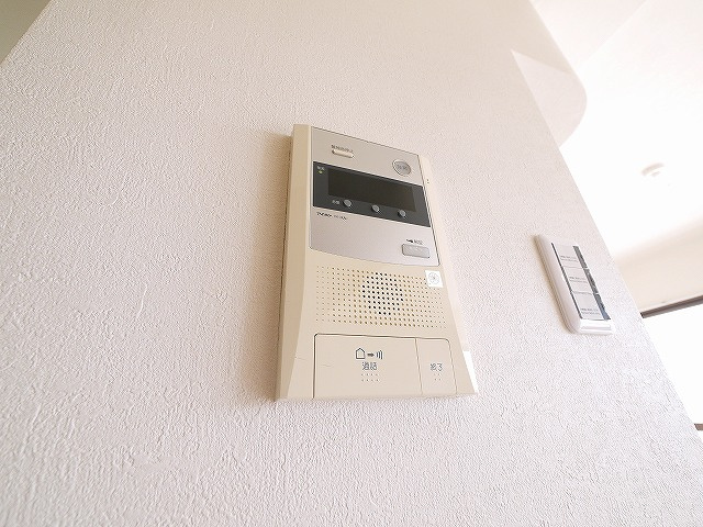 CERES学園前のセキュリティ|モニター付きインターホンです