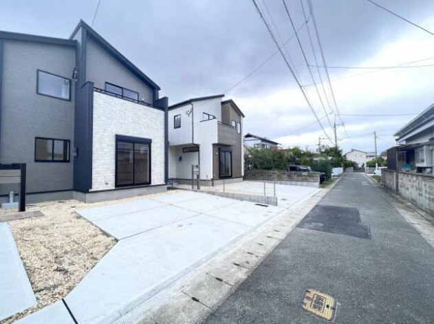 ブルーミングガーデン　福岡市東区大岳３丁目２棟の駐車場