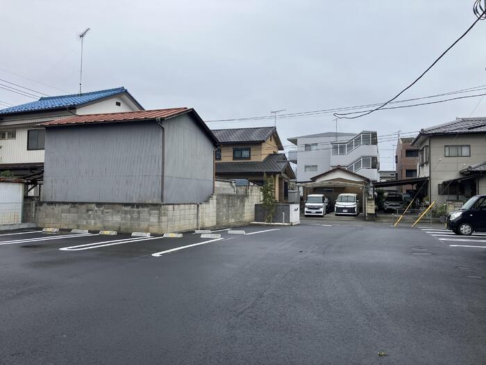 オペラハウス小舞木の駐車場