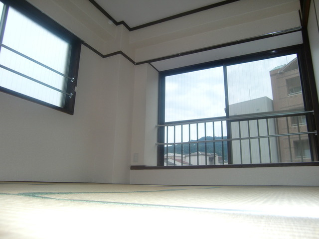 グランディア六甲道駅前の居間・リビング