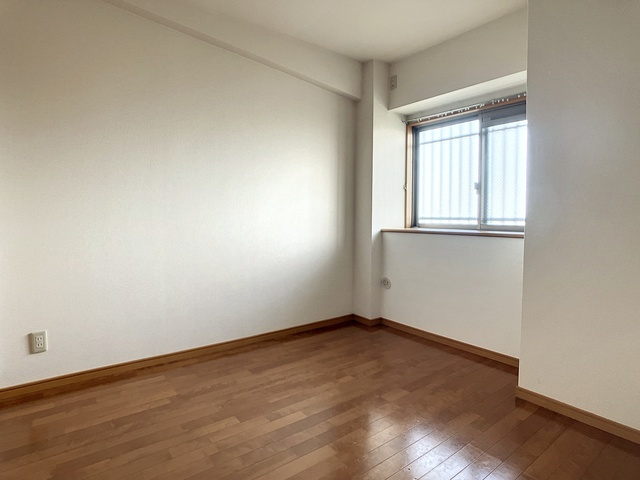 北九州市八幡西区上香月３丁目の賃貸マンションの居間・リビング