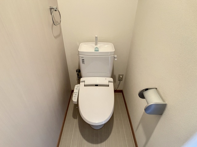 北九州市八幡西区上香月３丁目の賃貸マンションのトイレ