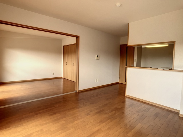 北九州市八幡西区上香月３丁目の賃貸マンションの居間・リビング