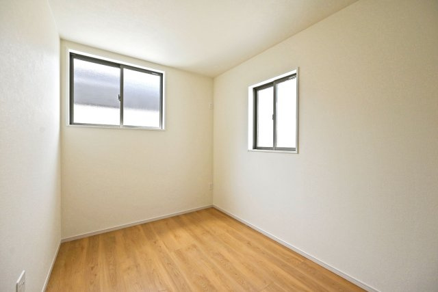 テラシエ福井町新築一戸建て全4区画│4LDK+駐車2台可の洋室|-洋室5.2帖(2F)-